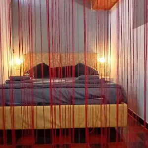 Flat 13 Catania